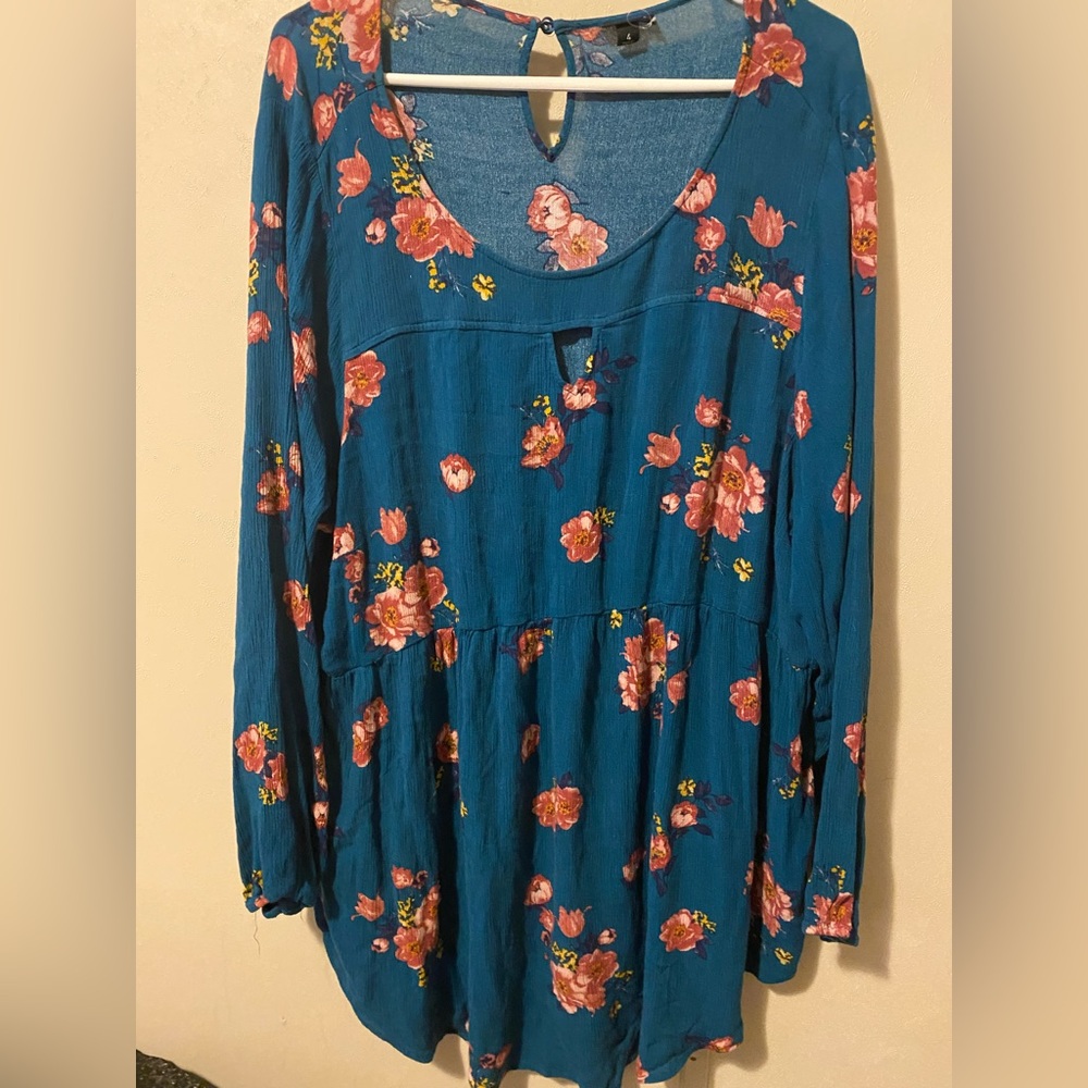 Women’s 4x Torrid floral blouse quarter-length sleeved like-new